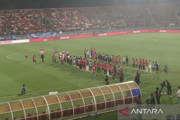 Bali United Selenggarakan Acara Perpisahan untuk Stefano Cugurra