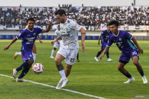 Analisis: Kenapa Persita Tangerang Pantas Menang atas Persib Menurut Lefundes