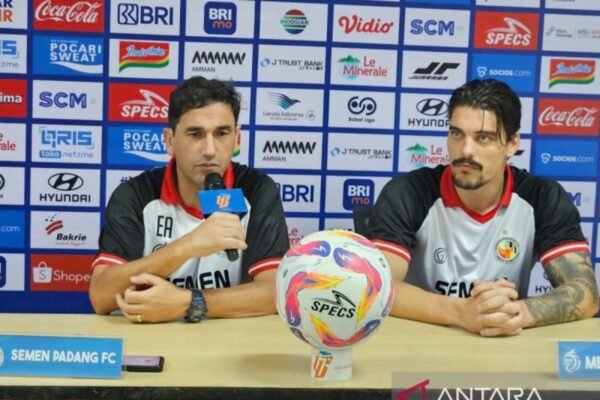 Pelatih Semen Padang Almeida Siap Raih Tiga Poin di Kandang Persija