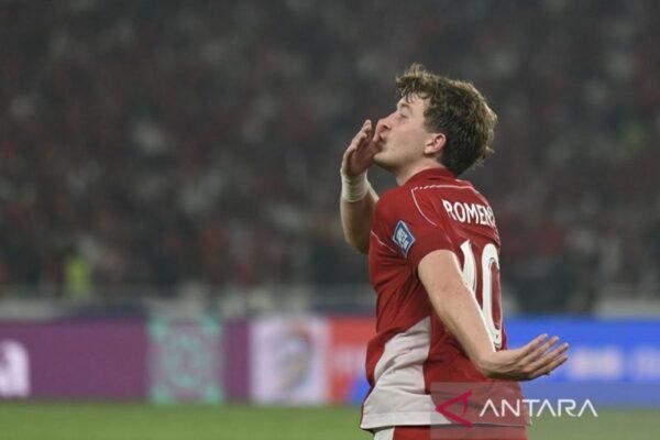 Penalti Ole Romeny Membawa Indonesia Memimpin atas China di Babak Pertama