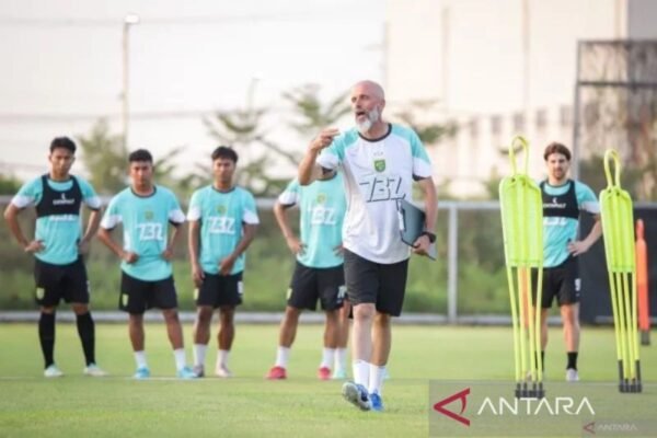 Berikut adalah alternatif judul untuk "Laga Uji Coba Persebaya di Australia Disiarkan Televisi Nasional":

1. "Persebaya: Uji Coba di Australia Tersiar di Televisi Nasional"
2. "Pertandingan Persahabatan Persebaya di Australia Bisa Disaksikan di Televisi Nasional"
3. "Televisi Nasional Siarkan Laga Uji Coba Persebaya di Tanah Australia"
4. "Uji Coba Persebaya di Australia: Siaran Langsung di Televisi Nasional"
5. "Persebaya Bertanding di Australia, Dibawa ke Layar Televisi Nasional"

Silakan pilih atau modifikasi sesuai kebutuhan!